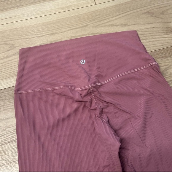 Lululemon Women’s Align Ribbed High-Rise Crop Leggings Tights 23" - Picture 3 of 9